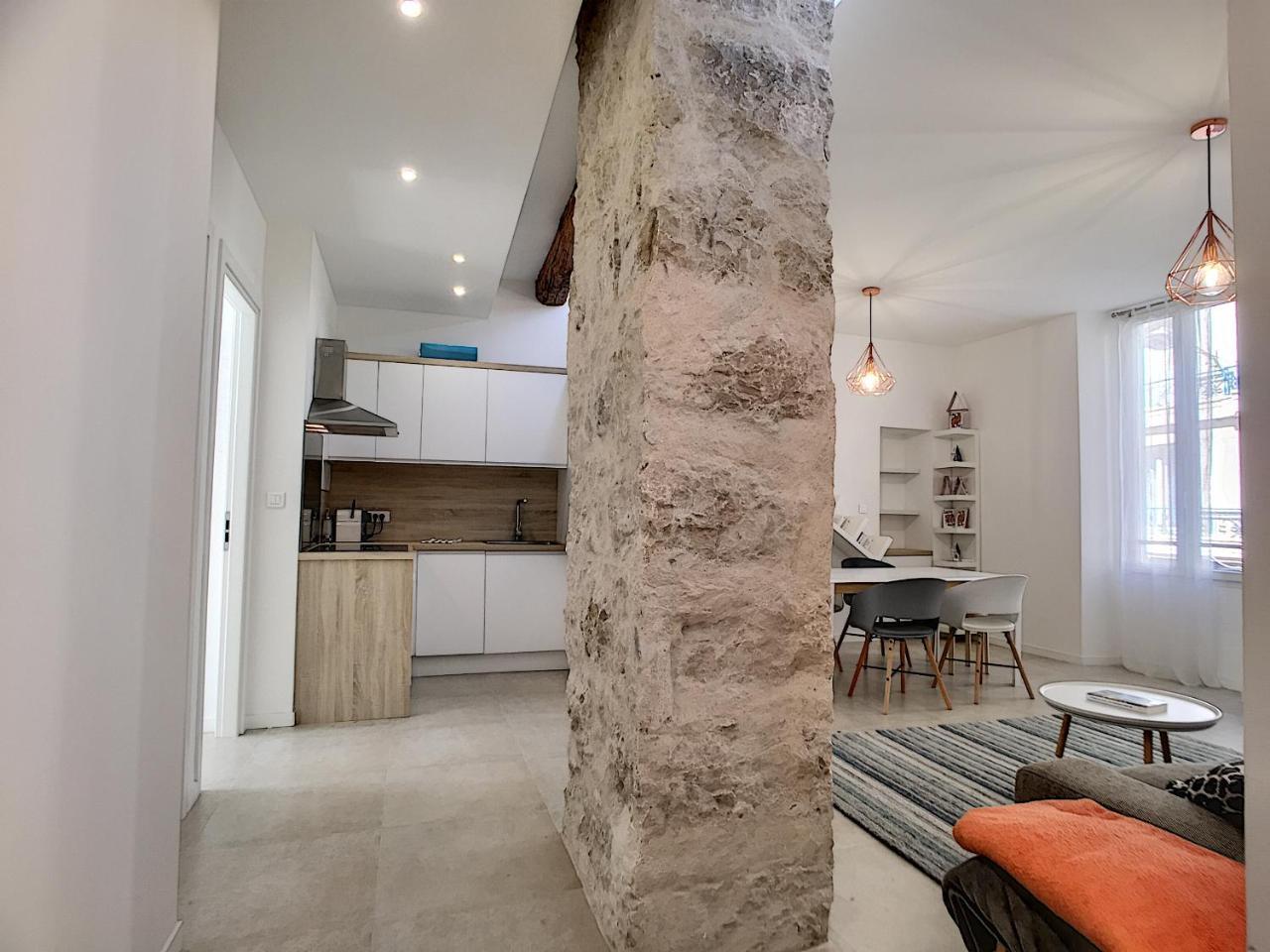 Nestor&jeeves - House Of Cards - - Very Close Sea Apartamento Niza